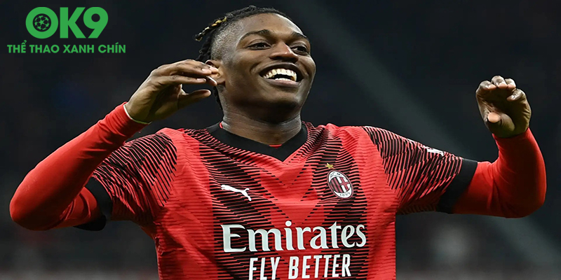 AC Milan cân nhắc tương lai của Rafael Leao